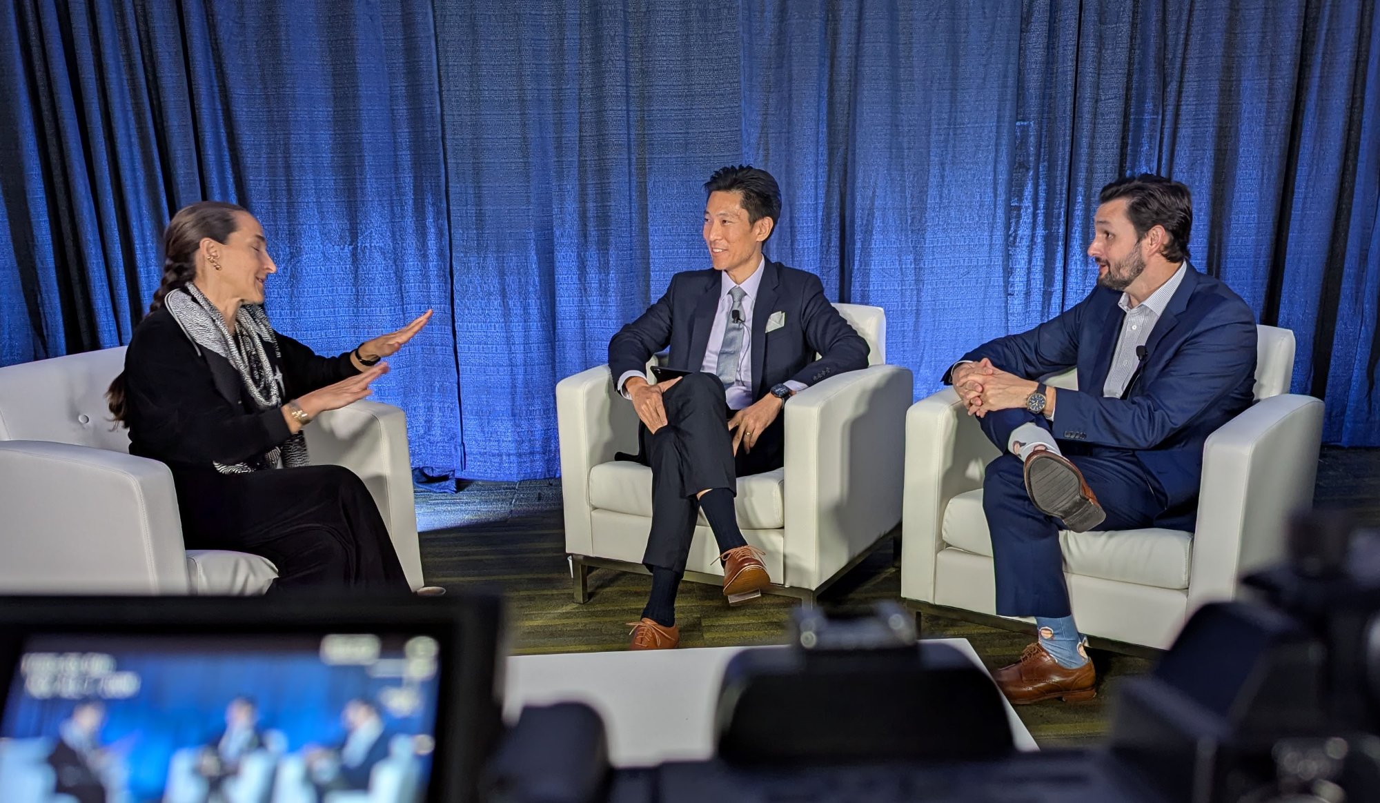 Dr. David H. Wei recording the Hand-P Podcast with chef Gabriela Cámara at the ASSH Annual Meeting