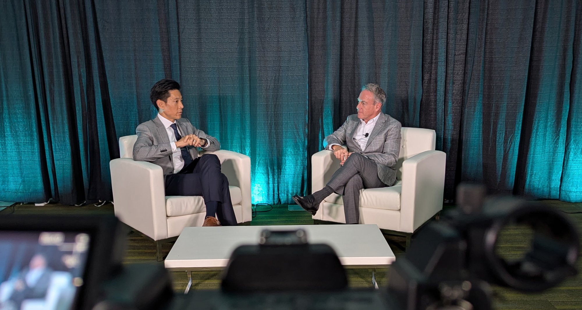 Dr. David H. Wei in conversation with healthcare executive Jeff Freedman on the Hand-P Podcast